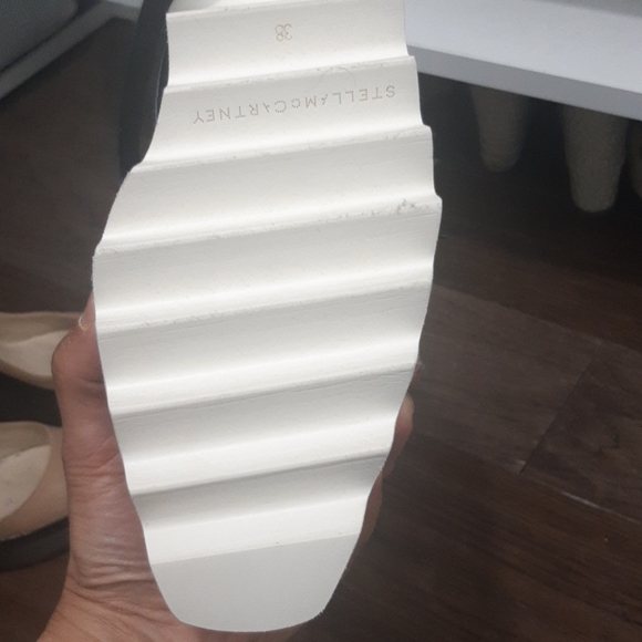 Shoes - Picture 2 of 3